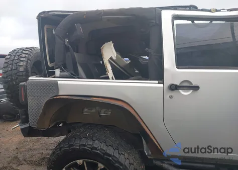 2008 Jeep Wrangler X z USA, uszkodzony, nr VIN 1J4FA24128L601162